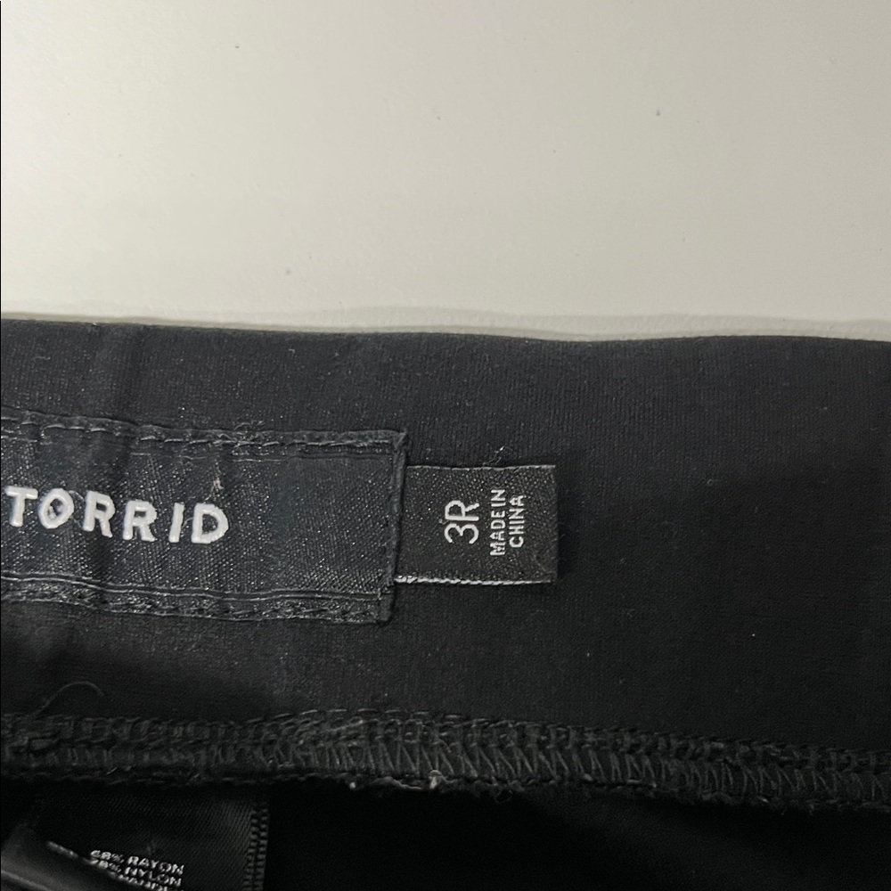 Torrid Women's Black Pull on Pants - Picture 8 of 8